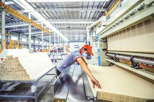 中国制造业何以在全球产业链中“稳坐钓鱼台”？——从麦肯锡报告看“世界工厂”的未来与教育科技之钥